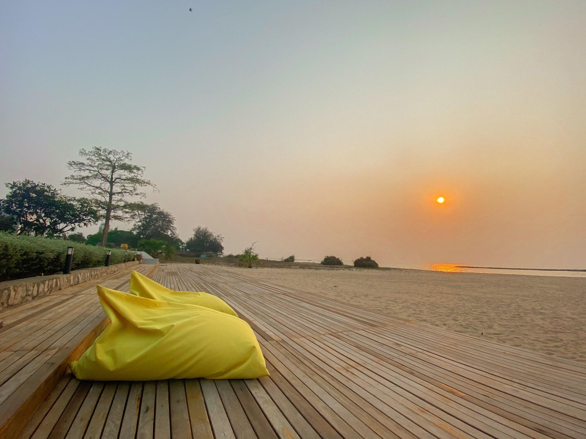 Chez Nous Boutique Resort Haad Chao Samran Dış mekan fotoğraf