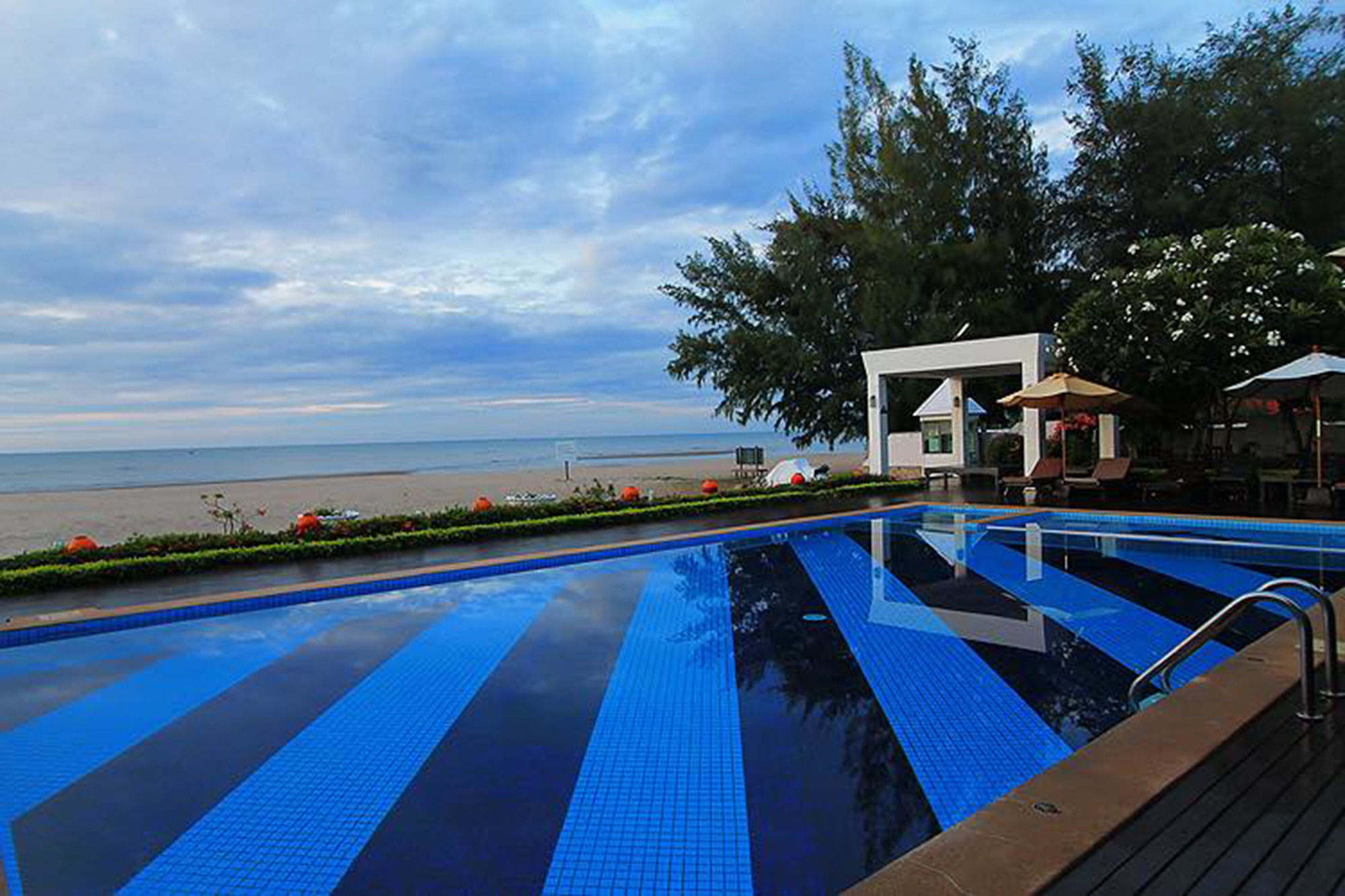 Chez Nous Boutique Resort Haad Chao Samran Dış mekan fotoğraf